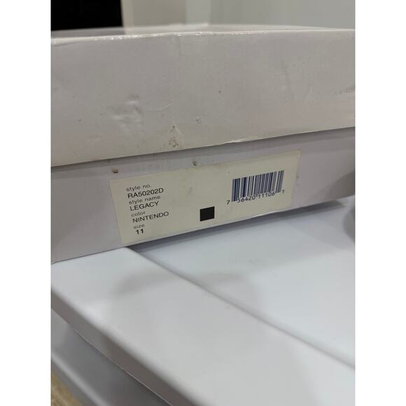 2007 RARE NEW - Nintendo x Run Athletics Legacy Sneaker Size 11 Style# RA50202D main image 4